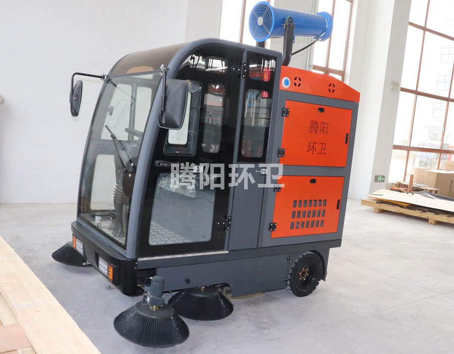 電動駕駛式掃地車